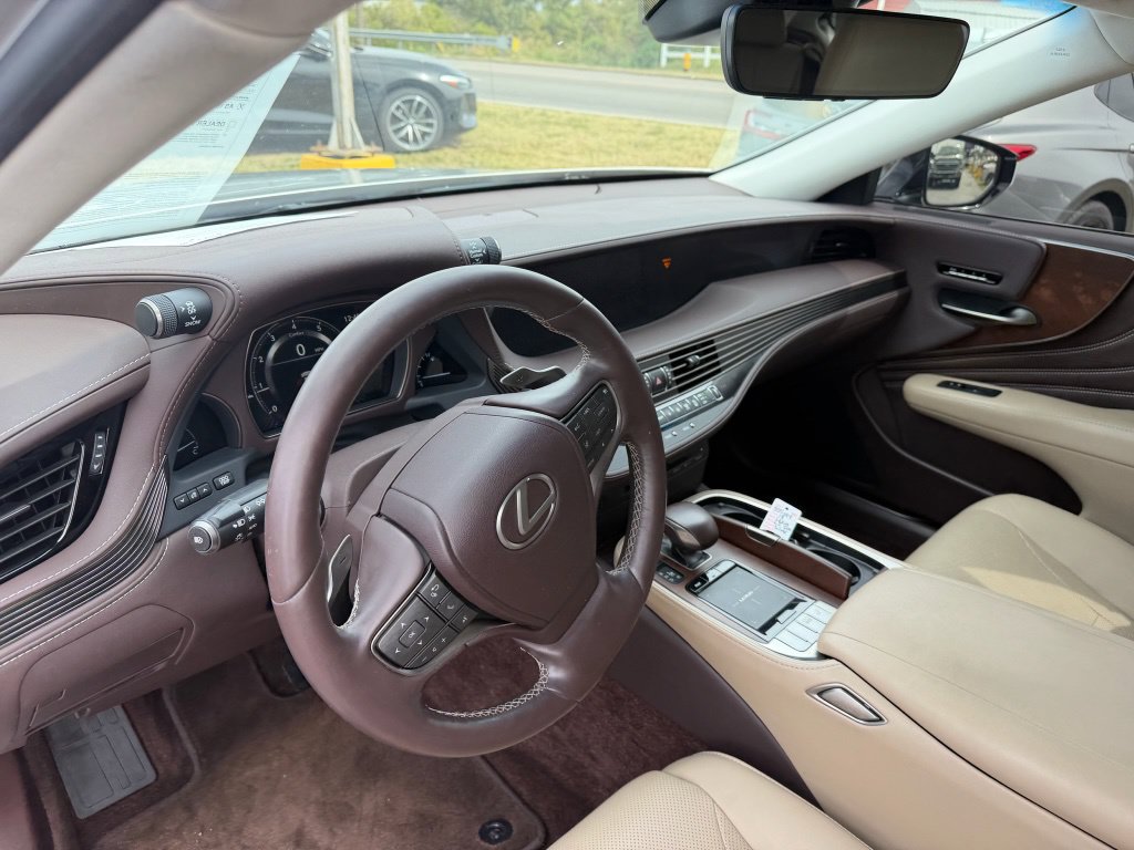 Used 2018 Lexus LS 500 w/ Accessory Package (Z1) RWD image 11