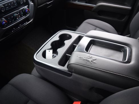 Used 2018 GMC Sierra 1500 SLE w/ SLE Value Package image 12