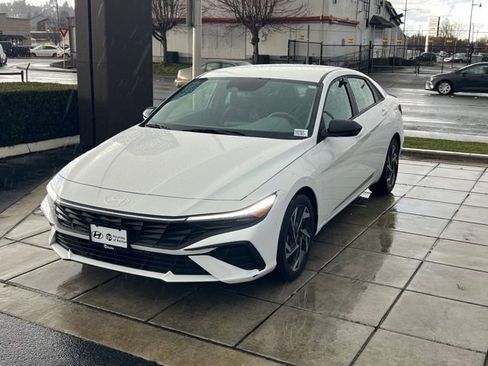 Certified 2025 Hyundai Elantra Sport image 3