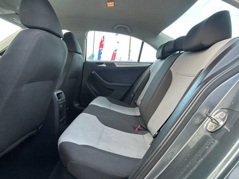 Used 2017 Volkswagen Jetta S image 31