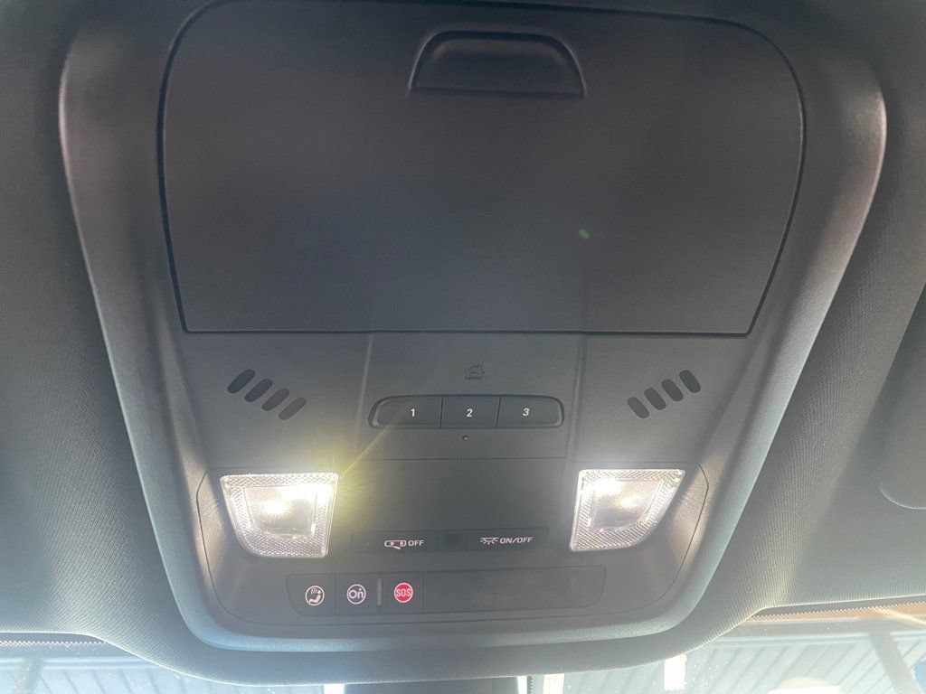 Used 2023 Buick Enclave Essence AWD/4WD image 37