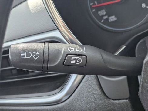 Used 2023 Chevrolet Equinox LT FWD image 26