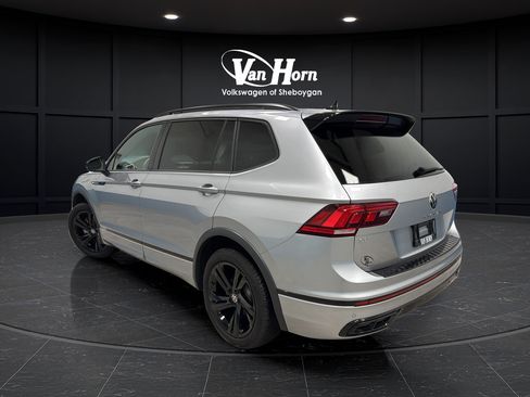 Used 2024 Volkswagen Tiguan SE R-Line AWD/4WD image 5