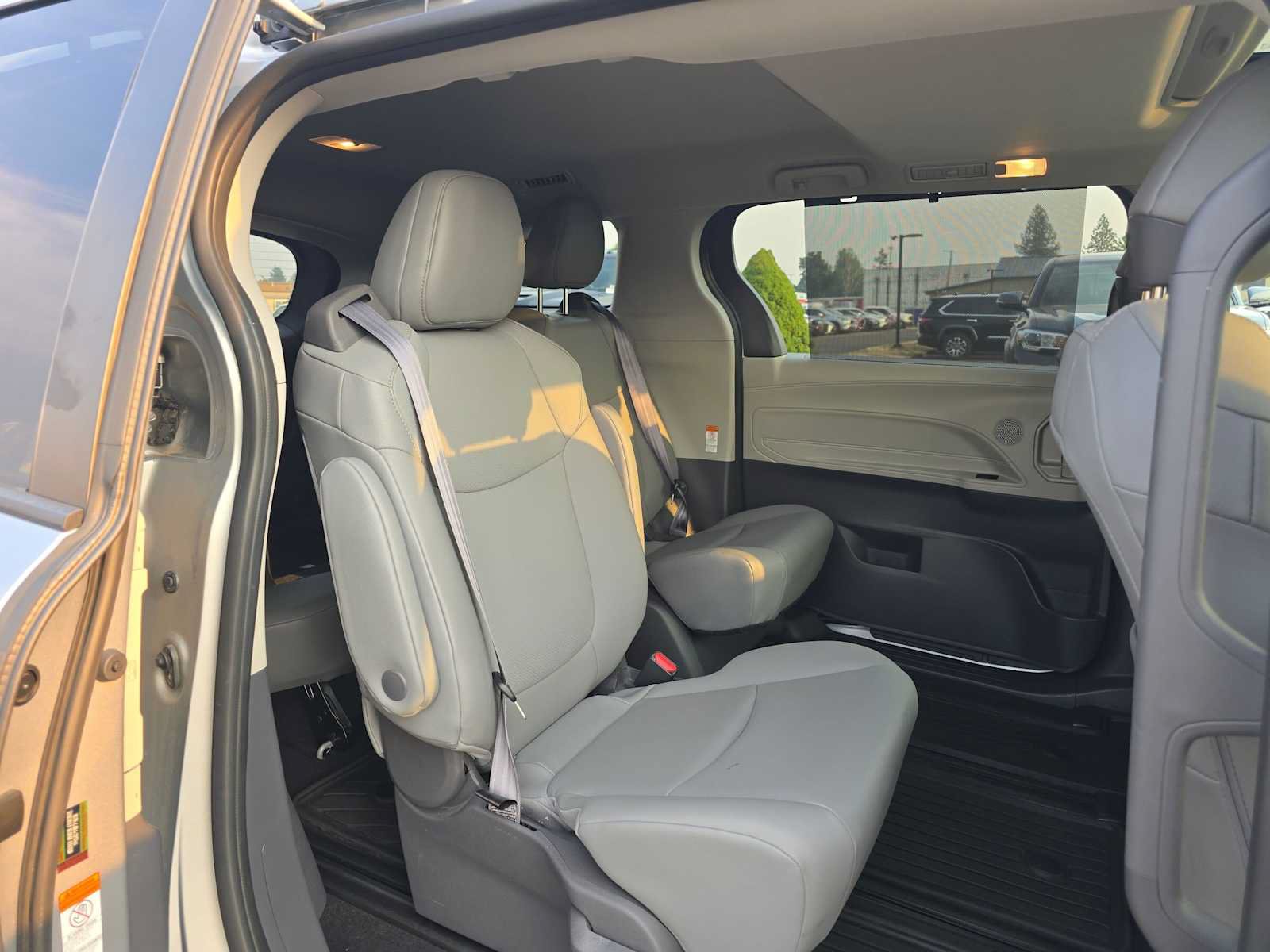 Certified 2021 Toyota Sienna XLE FWD image 15