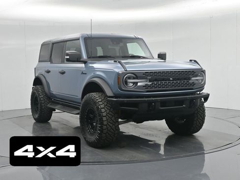 Used 2024 Ford Bronco Badlands image 1