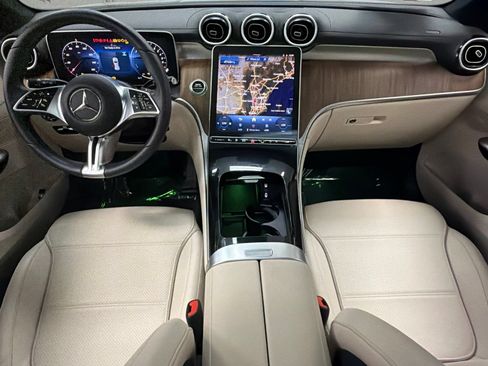 Used 2025 Mercedes-Benz GLC 350e 4MATIC image 39