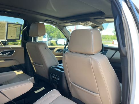 Used 2024 Chevrolet Suburban Premier AWD/4WD image 25