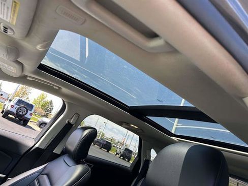 Used 2019 Ford Edge SEL w/ Equipment Group 201A AWD/4WD image 11