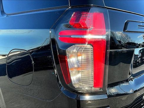 Used 2024 Chevrolet Tahoe RST w/ Sport Performance Package image 31