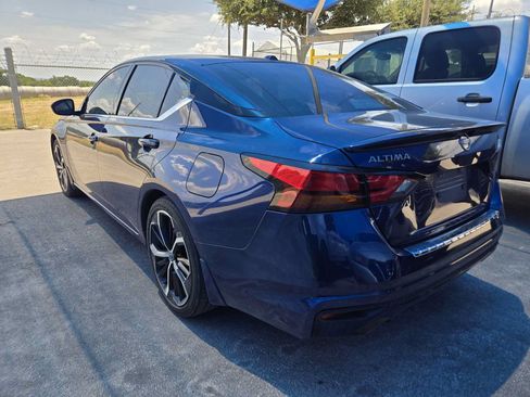 Used 2023 Nissan Altima 2.5 SR w/ SR Premium Package FWD image 3