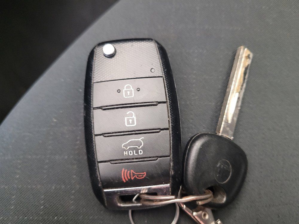 Used 2020 Kia Sorento L FWD image 32