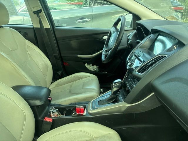 Used 2017 Ford Focus Titanium w/ Titanium Technology Package FWD image 5