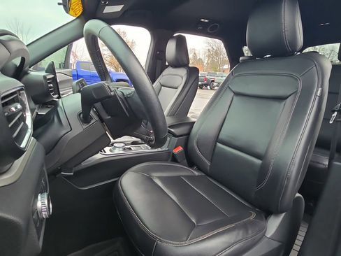 Used 2020 Ford Explorer XLT w/ Equipment Group 202A image 18