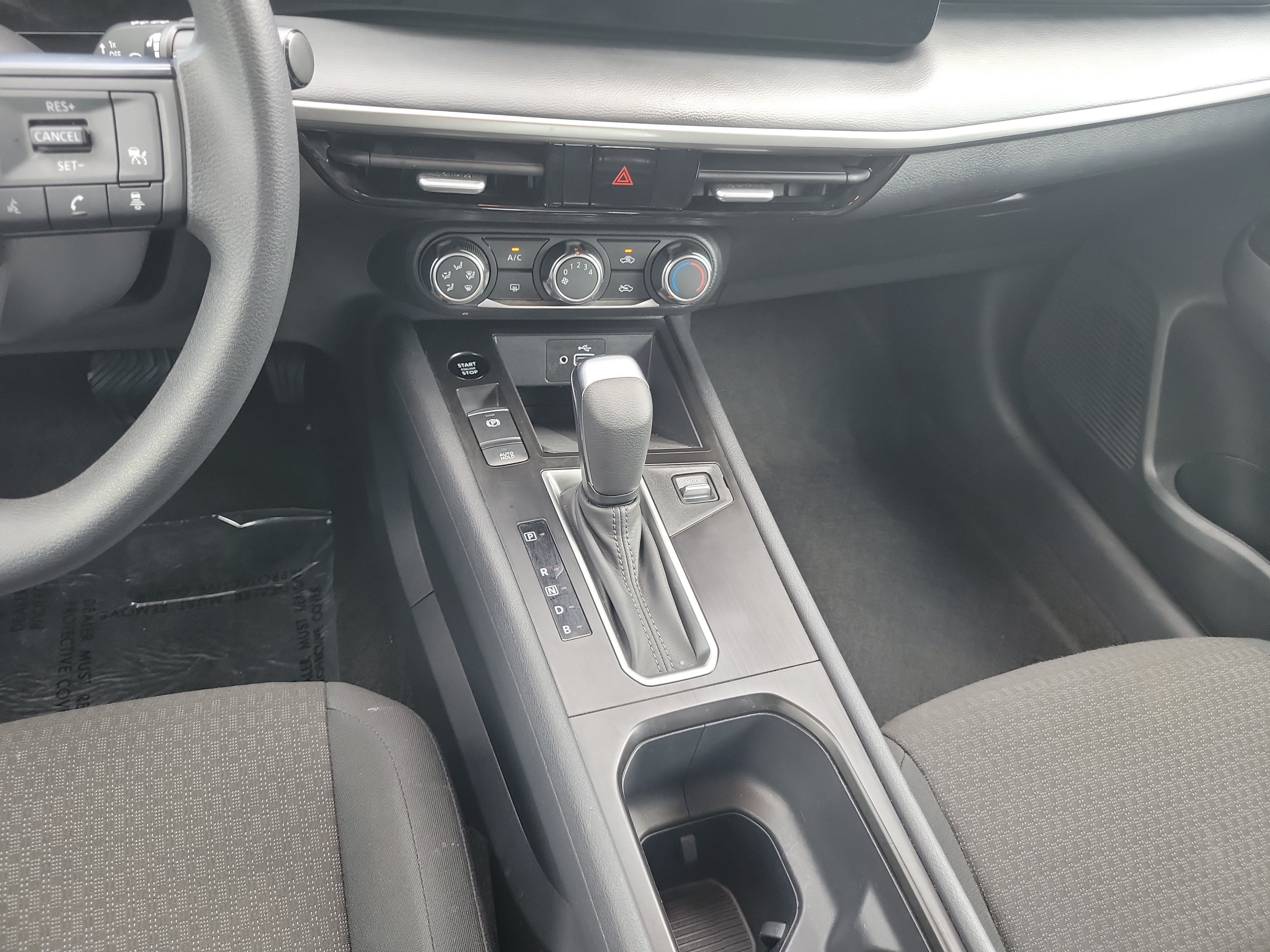 Used 2025 Nissan Kicks S FWD image 19