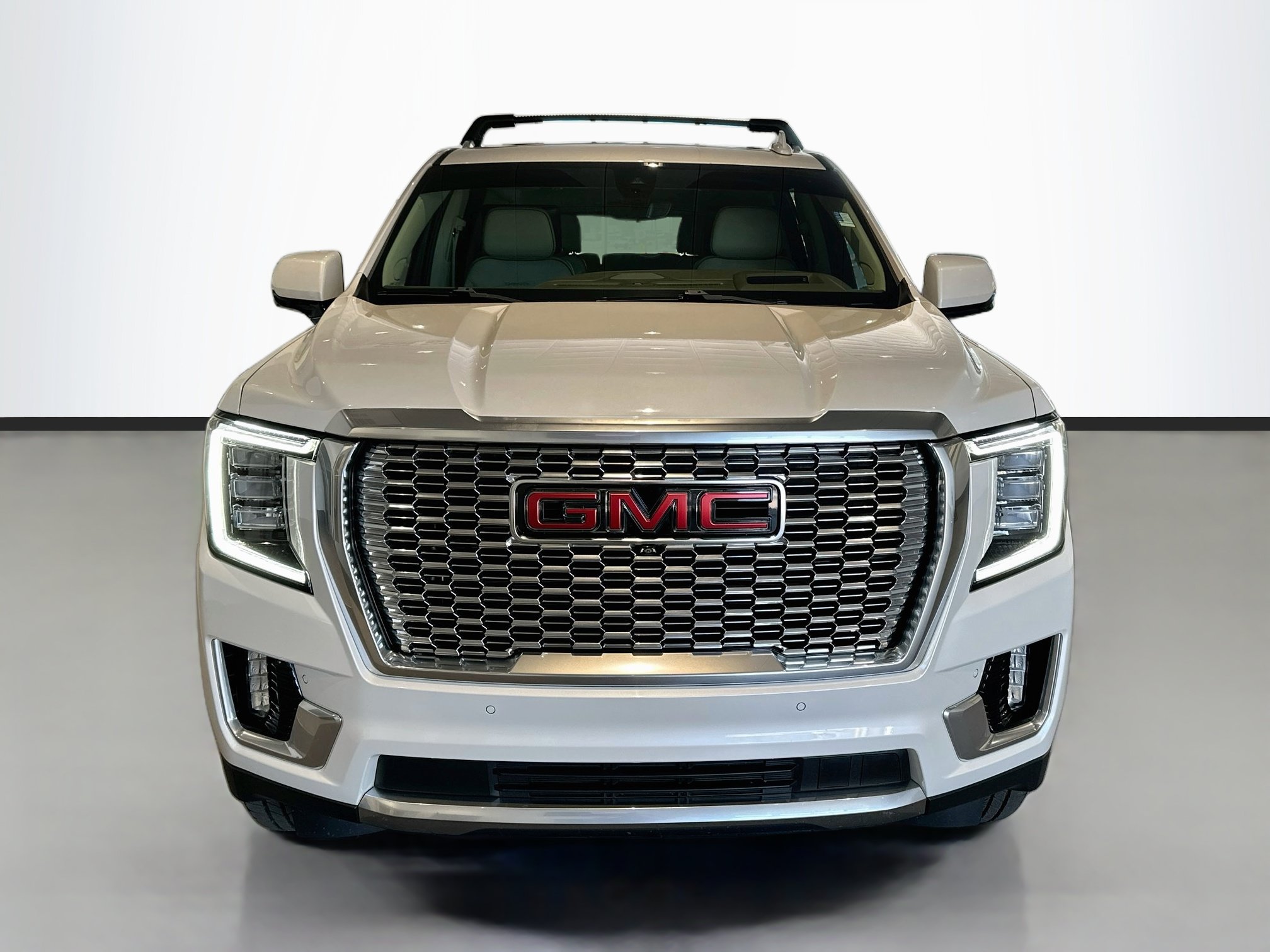 Used 2021 GMC Yukon XL Denali w/ Denali Ultimate Package AWD/4WD image 2