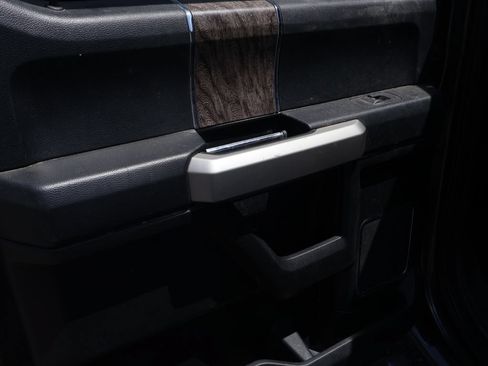 Used 2019 Ford F250 Lariat w/ Lariat Ultimate Package AWD/4WD image 13