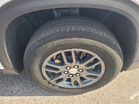 Certified 2025 GMC Acadia Elevation image 18