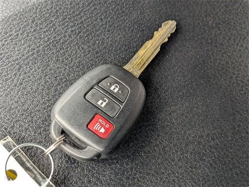 Used 2019 Toyota Tacoma TRD Off-Road image 30