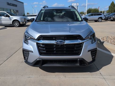 Used 2025 Subaru Ascent Limited AWD/4WD image 3