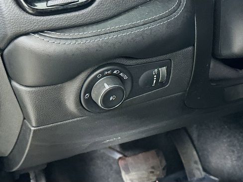 Certified 2021 Dodge Durango SXT image 18