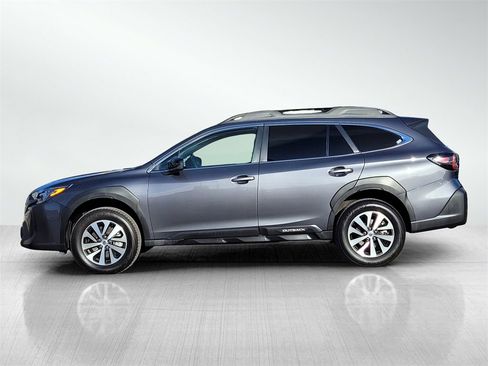 Used 2024 Subaru Outback Premium image 8