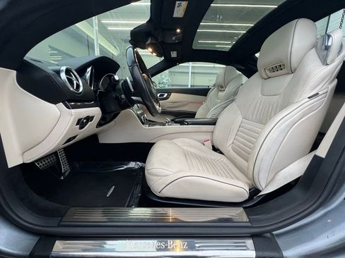 Used 2018 Mercedes-Benz SL 550 image 16