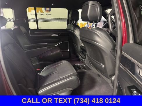 Used 2024 Jeep Wagoneer Series II AWD/4WD image 29