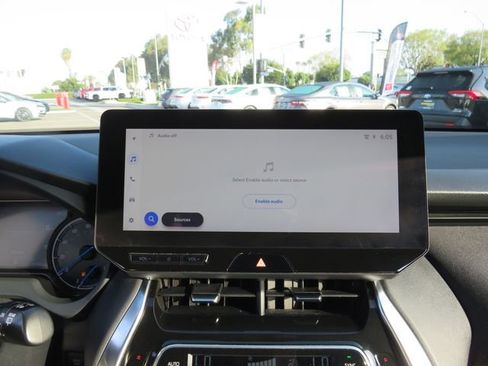 Certified 2023 Toyota Venza Nightshade image 27