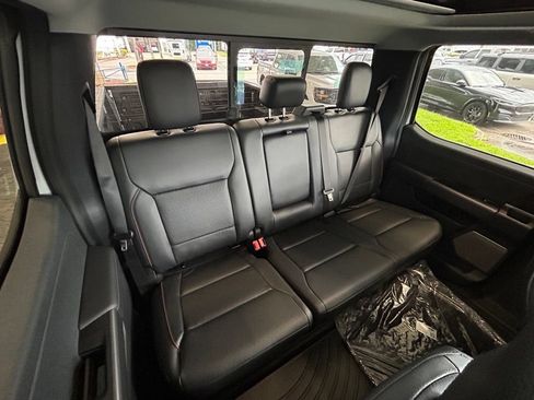 New 2026 Ford F250 Lariat w/ Black Appearance Package AWD/4WD image 32