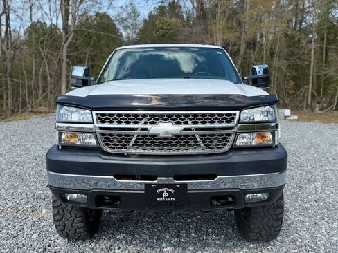 Used 2007 Chevrolet Silverado 2500 LT w/ Heavy-Duty Power Package image 2