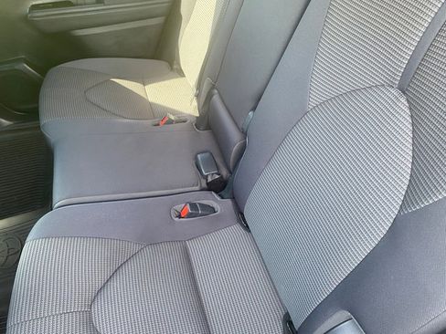 Used 2023 Toyota Highlander LE image 17