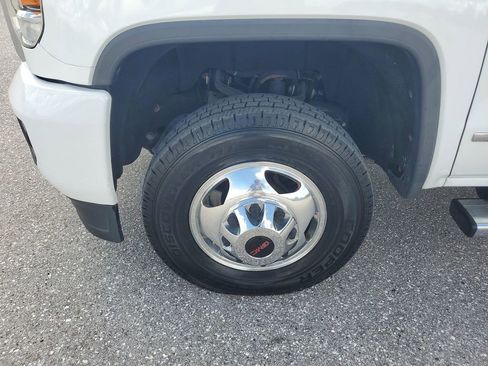 Used 2017 GMC Sierra 3500 Denali w/ Duramax Plus Package image 17