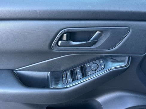 Certified 2025 Nissan Rogue S AWD/4WD image 10