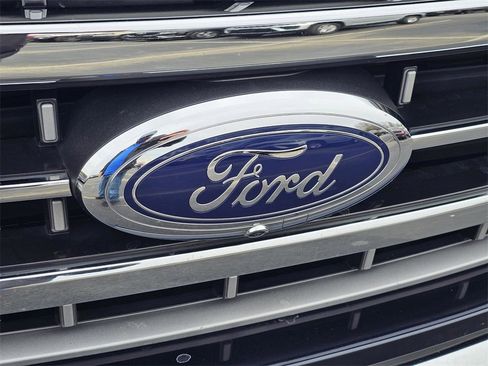 Used 2021 Ford F150 Lariat w/ Equipment Group 502A High image 3