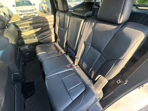 Used 2021 Subaru Ascent Limited w/ Technology Package AWD/4WD image 19