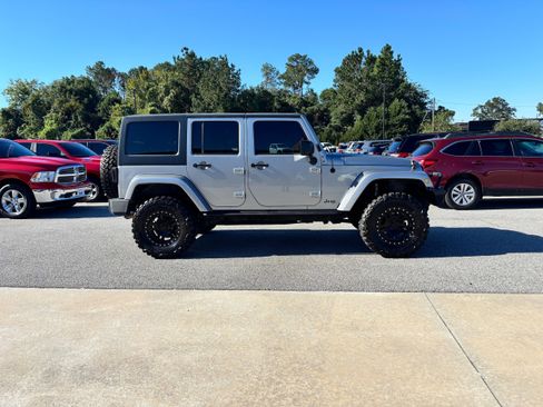 Used 2013 Jeep Wrangler Unlimited Sahara w/ Trailer Tow Group image 4