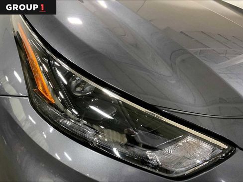 Used 2023 Toyota Highlander XLE image 28