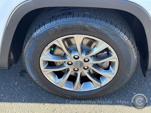 Used 2019 Jeep Cherokee Latitude Plus image 10