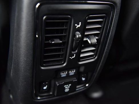 Used 2019 Jeep Grand Cherokee Trailhawk w/ Trailhawk Luxury Group AWD/4WD image 26
