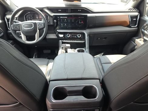Used 2025 GMC Sierra 1500 Denali w/ Denali Reserve Package AWD/4WD image 12