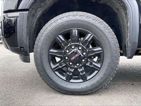 Used 2025 GMC Sierra 2500 AT4 w/ Technology Package image 2