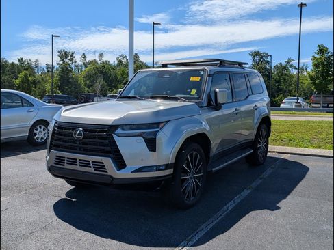 Used 2024 Lexus GX 550 w/ Accessory Package (31) AWD/4WD image 4