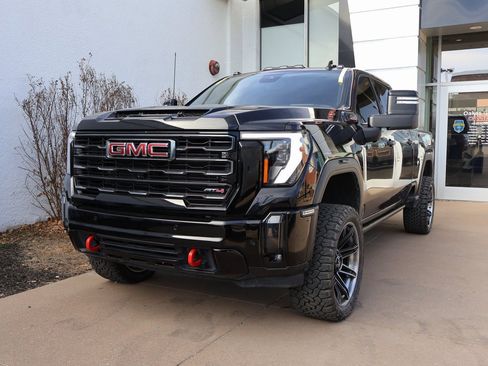 Used 2024 GMC Sierra 2500 AT4 w/ AT4 Premium Plus Package image 4