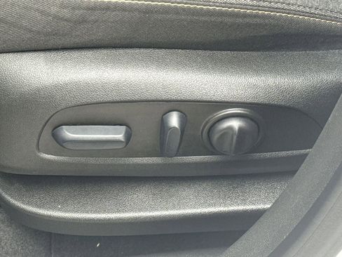 Used 2023 Chevrolet Equinox LT image 16