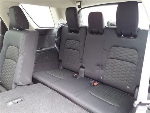 New 2025 Nissan Pathfinder S image 37