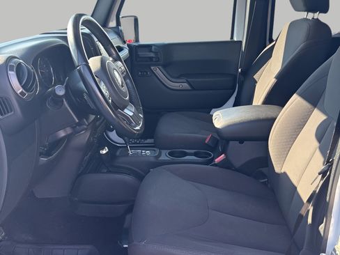 Used 2018 Jeep Wrangler Unlimited Sport S AWD/4WD image 16