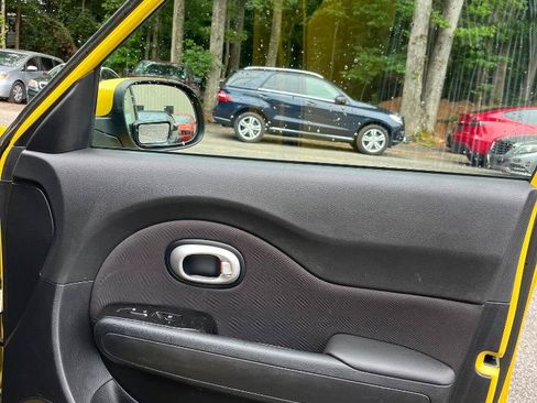Used 2016 Kia Soul + FWD image 32