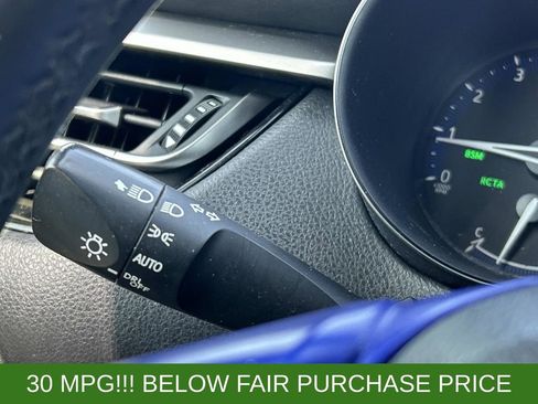 Used 2019 Toyota C-HR XLE FWD image 22