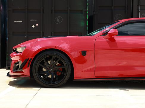 Used 2022 Chevrolet Camaro LT RWD image 28
