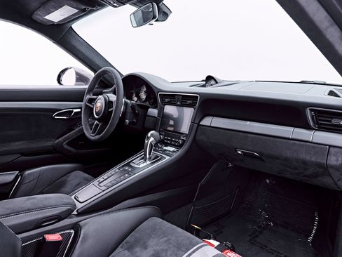 Used 2018 Porsche 911 GT3 RWD image 59